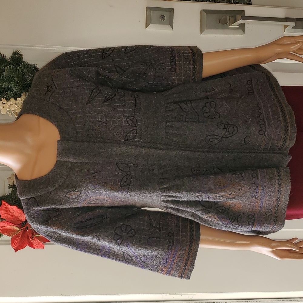👕DKNY EUC oversized wool peplum top stitched intricate designs sz med